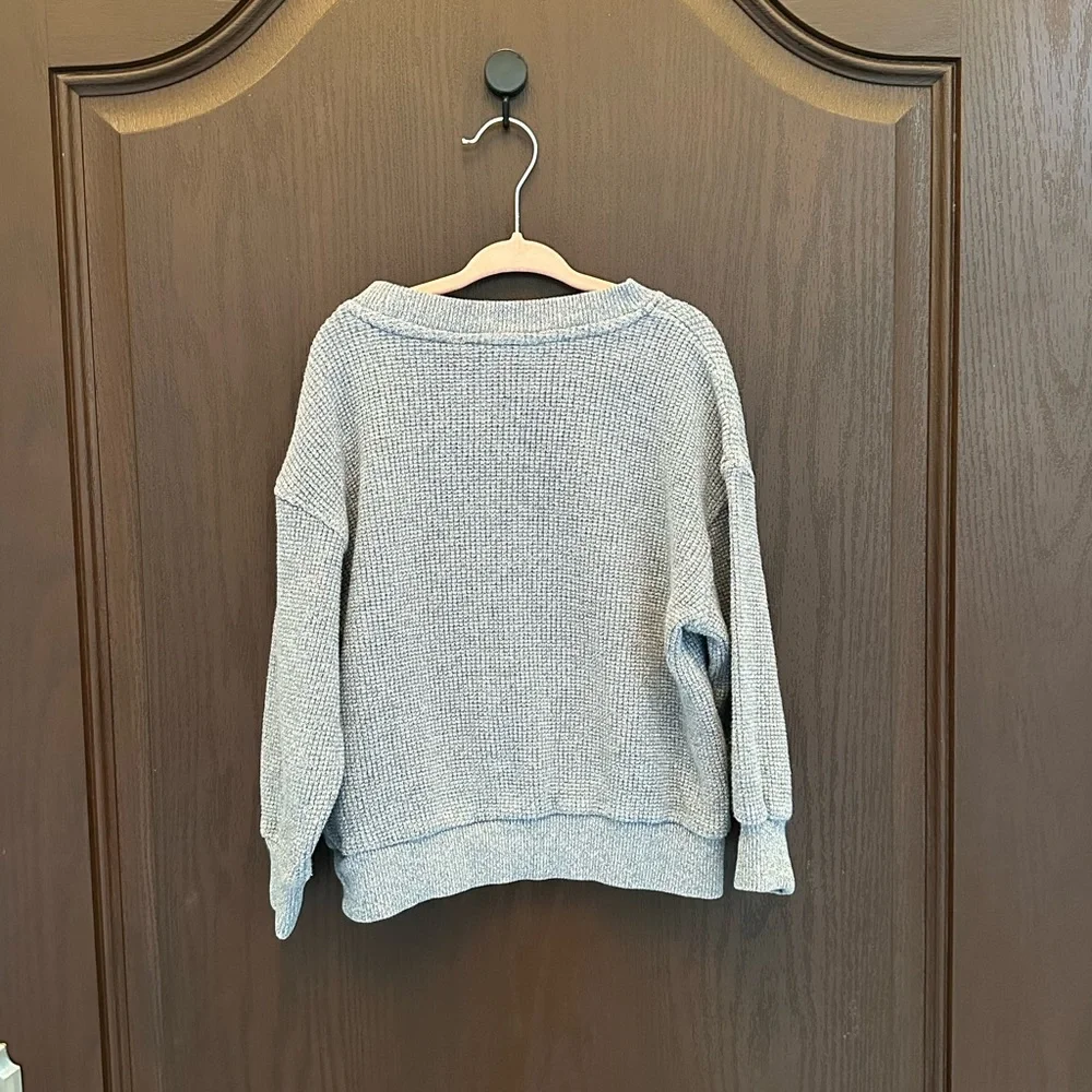 3/$25 HM Kids Waffle Knit Sweatshirt 5T-6 Blue Oversized Pullover Cozy Casual
